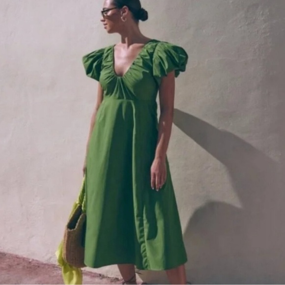 Abercrombie & Fitch Dresses & Skirts - NWOT Elegant Green Puff Sleeve Dress